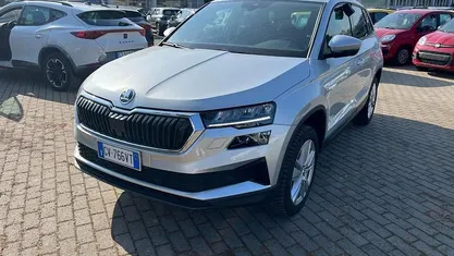Usata Skoda Karoq Selection 116 CV (85 kW) 2024 Grigio argento SUV