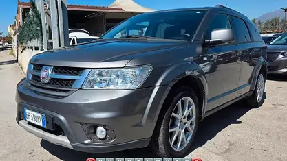 Usata Fiat Freemont 140 CV (102 kW) 2011 Grigio SUV