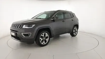 Używany Jeep Compass Limited 140 KM (102 kW) 2018 Szary SUV