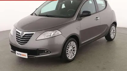 Usata Lancia Ypsilon Gold 70 CV (51 kW) 2015 Grigio Utilitaria