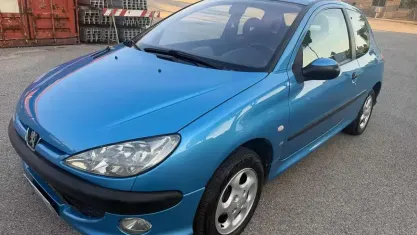Usata Peugeot 206 75 CV (55 kW) 2002 Bluazzurro Utilitaria