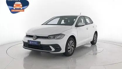Pure white Usata 2023 VW Polo Life Tre volumi | 17.400 € (Buon prezzo)