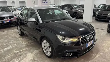 Nero Usata 2012 Audi A1 Sportback Ambition Due volumi | 9961 € (Buon prezzo)