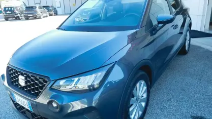 Usata Seat Arona Style 110 CV (80 kW) 2022 Grigio SUV