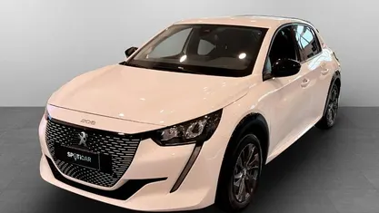 Usata Peugeot e-208 Allure 100 kW (136 CV) 2023 Bianco banchisa Utilitaria