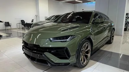 Usata Lamborghini Urus 666 CV (489 kW) 2023 SUV