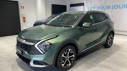 Verde Usata 2023 Kia Sportage Style SUV | 25.900 € (Buon prezzo)