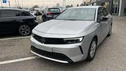 Nuova Opel Astra Edition 145 CV (106 kW) 2025 Grigio argento Utilitaria