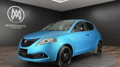 Usata Lancia Ypsilon Gold 69 CV (50 kW) 2020 Blu Utilitaria