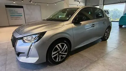 Usata Peugeot 208 Active 75 CV (55 kW) 2023 Grigio Utilitaria