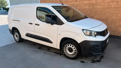 Usata Peugeot Partner Premium 99 CV (72 kW) 2019 Bianco Monovolume