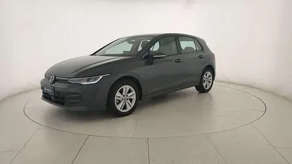 Usata 2025 VW Golf VIII Life Tre volumi | 26.400 € (Ottimo prezzo)