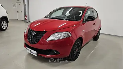 Usata Lancia Ypsilon 69 CV (50 kW) 2015 Utilitaria