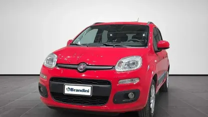 Usata Fiat Panda Lounge 69 CV (50 kW) 2017 Rosso Utilitaria
