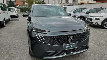 Grigio Usata 2024 Peugeot 3008 Allure SUV | 29.950 € (Buon prezzo)