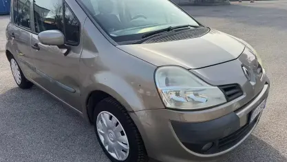 Usata Renault Grand Modus Dynamique 75 CV (55 kW) 2008 Grigio Monovolume