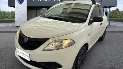 Usata Lancia Ypsilon 69 CV (50 kW) 2019 Bianco Utilitaria