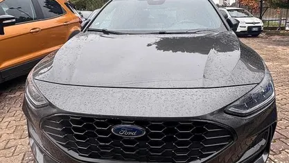 Grigio Usata 2023 Ford Focus ST-Line Station wagon | 18.500 € (Buon prezzo)