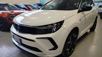 Usata Opel Grandland X Ultimate 131 CV (96 kW) 2024 Bianco SUV