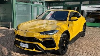 Usata 2022 Lamborghini Urus SUV | 195.000 €