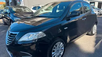 Usata Lancia Ypsilon Silver 69 CV (50 kW) 2015 Nero Utilitaria
