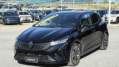 Nero Usata 2024 Renault Clio V Techno Due volumi | 14.950 € (Buon prezzo)