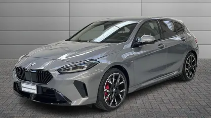 Begagnad BMW 118 M Sport 150 HK (110 kW) 2025 Grå Halvkombi