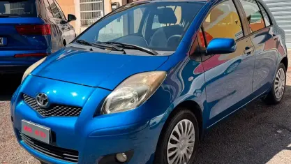 Usata Toyota Yaris Sol 69 CV (50 kW) 2011 Blu Utilitaria
