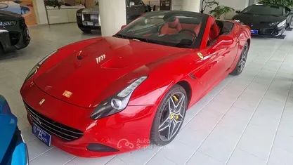 Usata Ferrari California 560 CV (411 kW) 2015 Cabrio