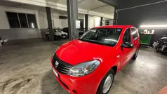Usata 2010 Dacia Sandero Tre volumi | 3800 € (Buon prezzo)