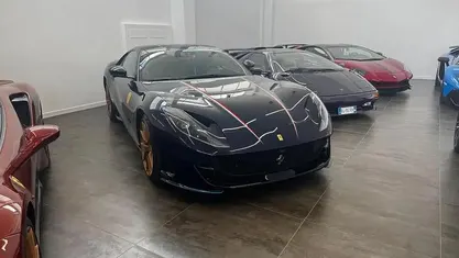 Usata Ferrari 812 799 CV (587 kW) 2020 Blu Coupé