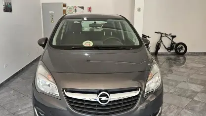 Usata Opel Meriva 95 CV (69 kW) 2017 Grigio Monovolume