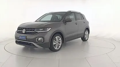Usata VW T-Cross Advance 116 CV (85 kW) 2019 Limestone grey metallizzato SUV