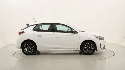 Usata Opel Corsa 101 CV (74 kW) 2025 Biancobianco Utilitaria