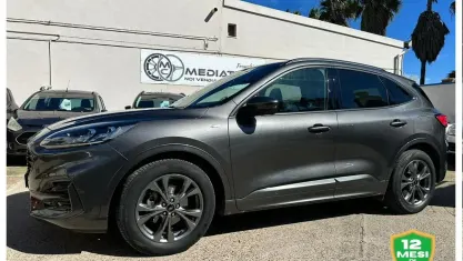 Begagnad Ford Kuga ST-Line X 120 HK (88 kW) 2022 Grå SUV