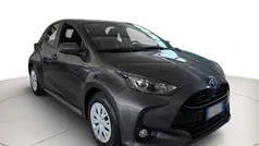 Grigio Usata 2020 Toyota Yaris Hybrid Trend Due volumi | 15.250 € (Ottimo prezzo)