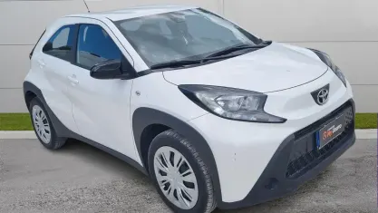 Usata Toyota Aygo X Active 72 CV (52 kW) 2025 Bianco SUV