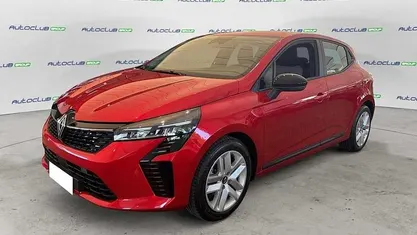 Rosso Nuova 2025 Renault Clio V Evolution Due volumi | 18.500 € (Buon prezzo)