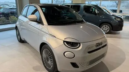 Nuova Fiat 500 65 CV (47 kW) 2025 Azzurro Berlina