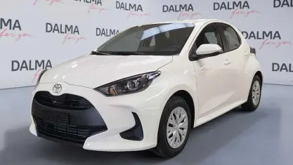 Ny Toyota Yaris Hybrid Active 92 HK (67 kW) 2026 Vit Halvkombi