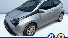 Argento metallizzato Usata 2021 Toyota Aygo X-play Due volumi | 12.500 € (Buon prezzo)