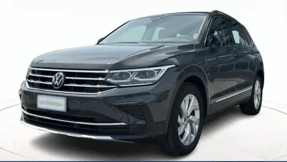 Usata VW Tiguan Elegance 150 CV (110 kW) 2023 Grigio pastello SUV