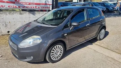 Usata Fiat Grande Punto Active 80 CV (58 kW) 2009 Gray Utilitaria