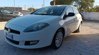 Usata Fiat Bravo Easy 90 CV (66 kW) 2012 Bianco Utilitaria