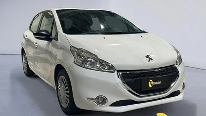 Usata Peugeot 208 Active 82 CV (60 kW) 2013 Bianco Utilitaria