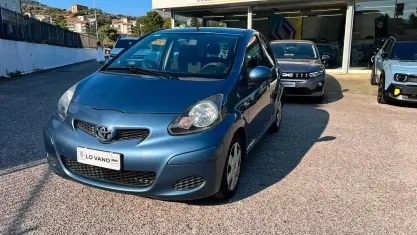Usata Toyota Aygo 68 CV (50 kW) 2010 Bluazzurro Utilitaria