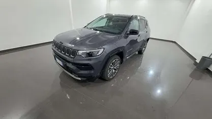 Begagnad Jeep Compass Summit 131 HK (96 kW) 2025 Grå SUV