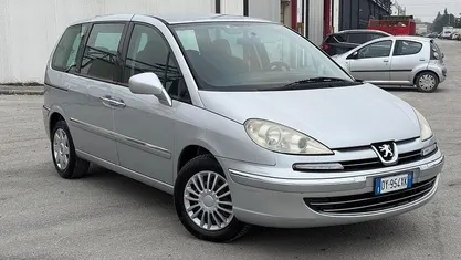 Usata Peugeot 807 135 CV (99 kW) 2010 Grigio Monovolume