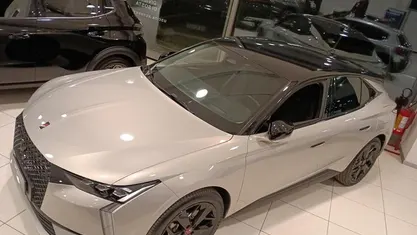 Usata 2023 DS Automobiles DS4 Performance Line Plus Tre volumi | 26.400 € (Buon prezzo)