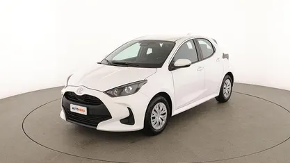 Usata Toyota Yaris Hybrid Active 92 CV (67 kW) 2024 Bianco